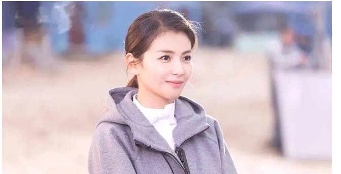 潘粤明|一次，刘涛和潘粤明同时现身机场，却出现了非常尴尬的一幕。