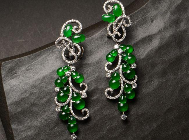 翡翠|翡翠耳环和翡翠耳钉，有什么区别呢？该如何去佩戴呢？