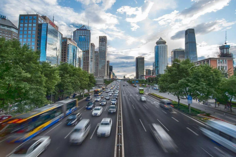 |职场上为什么有人说不要和领导走太近?