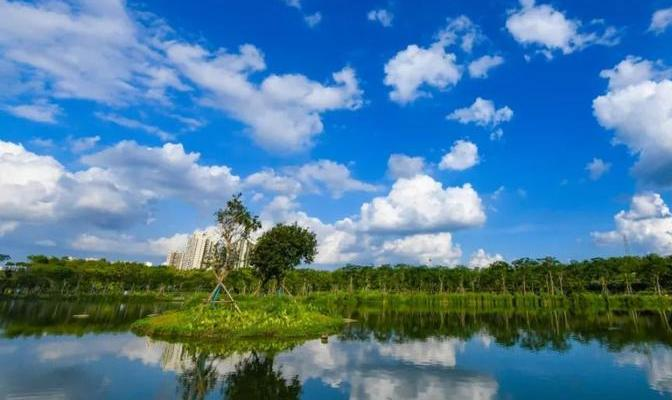 一个大气层中的空气总质量:在太空中形成一个巨大的空洞