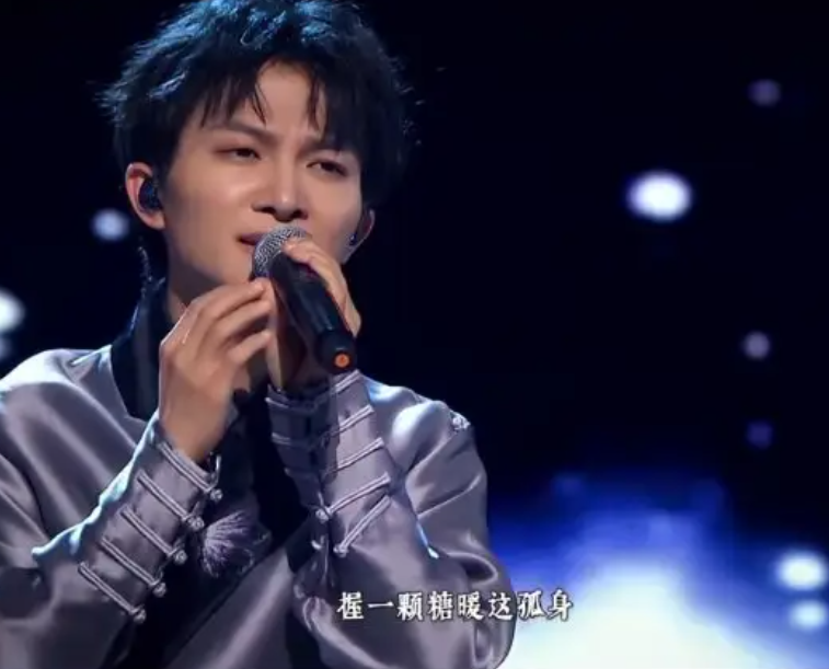 周深|起风了这首歌，最经典的是辣椒的，最动情的是周深