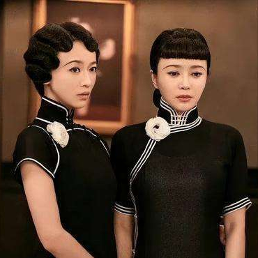 三姐妹|《传家》易家三姐妹真狠，毒死易书业，烧死易寄德，嘣断鹰司的腿