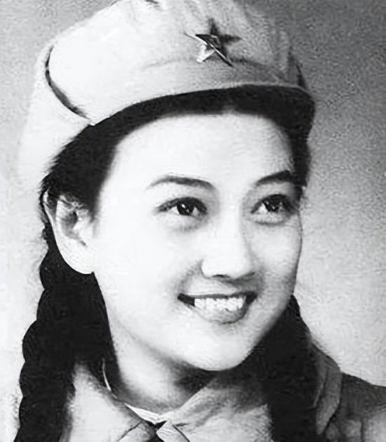 王晓棠:无数60后心中白月光,经历丧子丧夫,88岁依旧优雅坚强