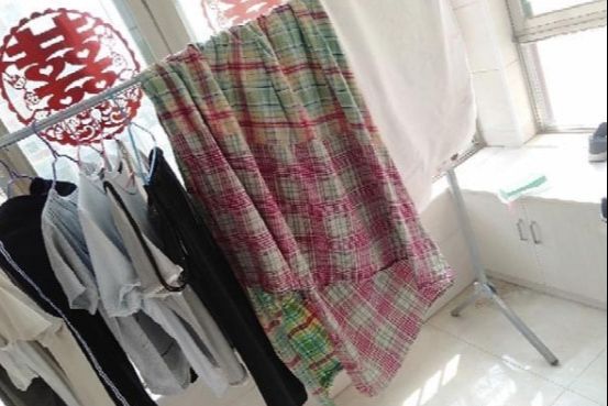 为了通风透气,新房风吹雨打都没关过窗户,结果搞得乱七八糟