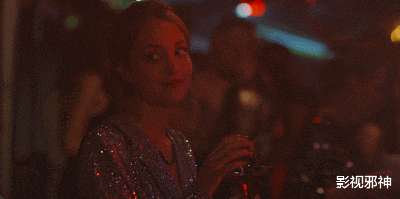 张扬|辣妹版「宿醉」，养眼烧脑尺度非凡