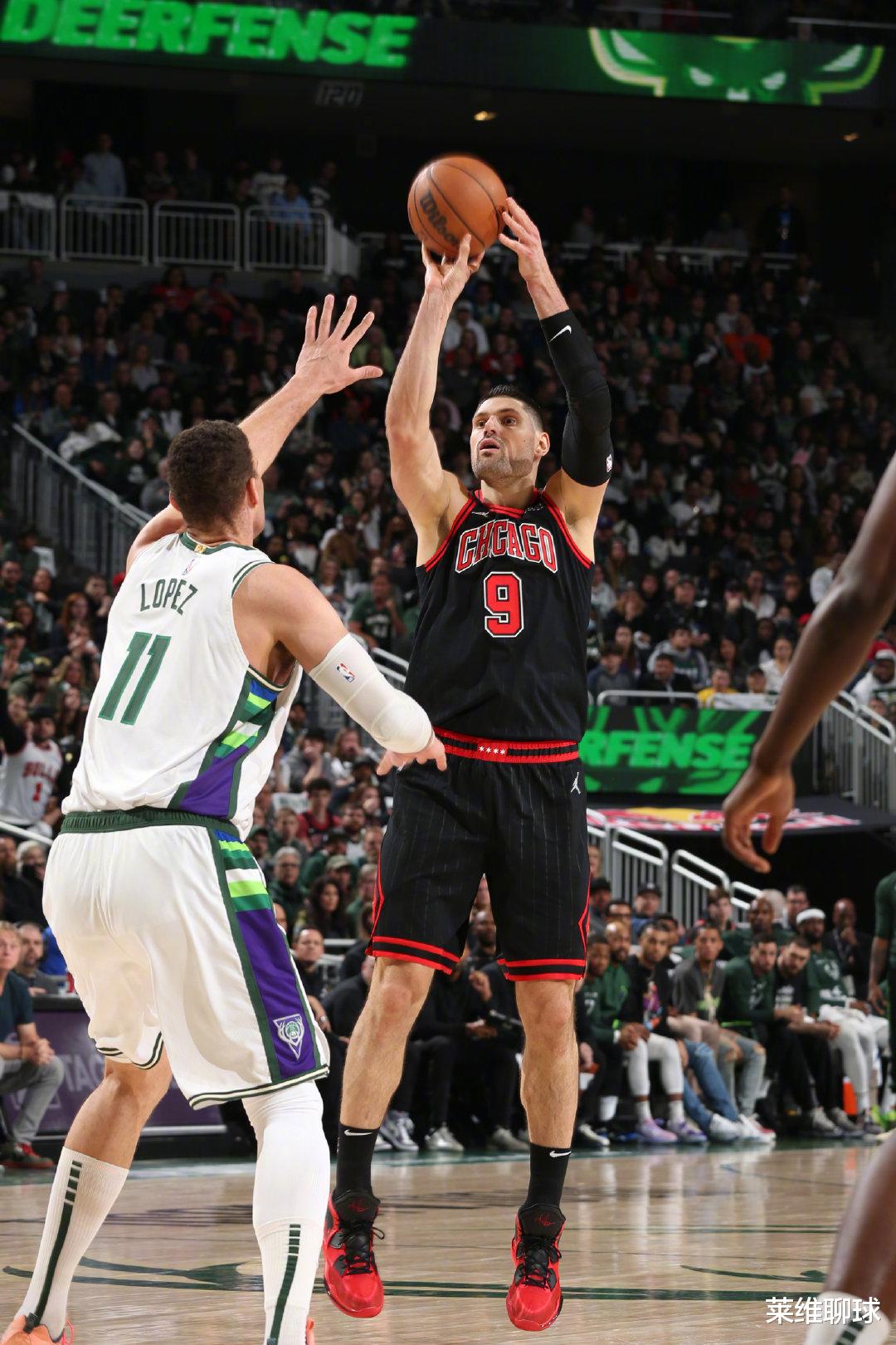 德罗赞|NBA最水三巨头！70投60分小科比现原形，8000万工资要换来一轮游