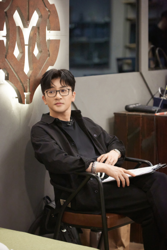 苏有朋|苏有朋《披荆斩棘》五公将唱《狂流》 升级阵营争夺成团席位