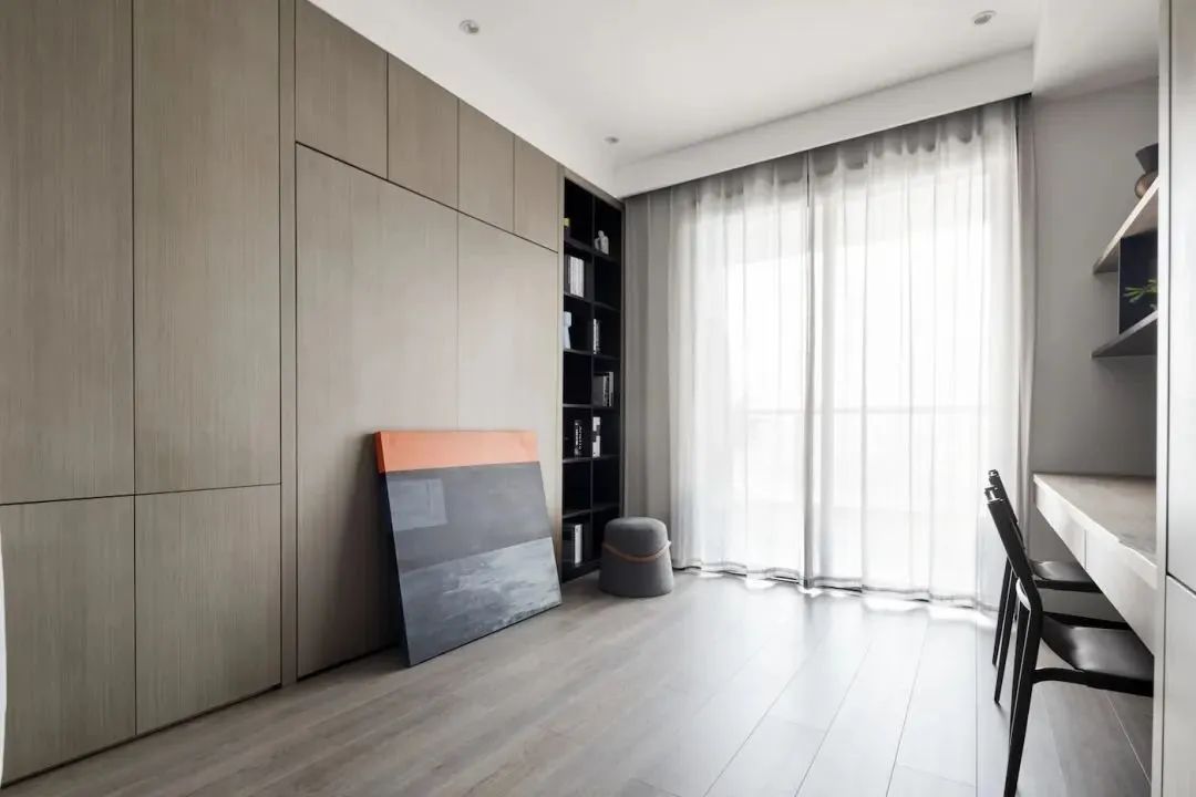 145㎡房子装修成现代轻奢，书房还带隐形床，看完直呼想住！