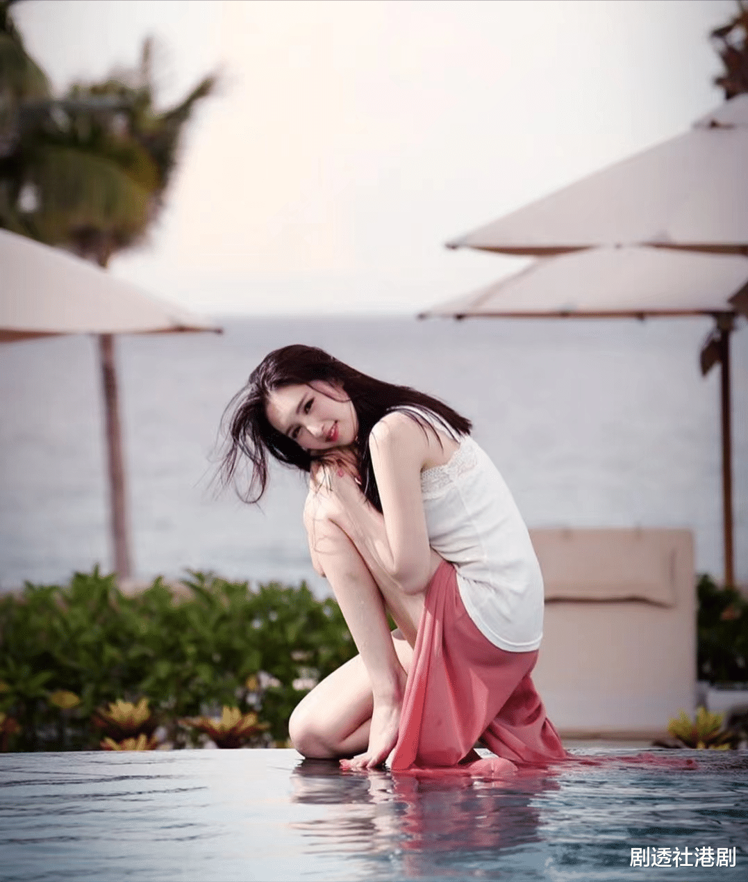 TVB|样貌“进化”不少，前港姐离巢7年重返TVB，与林建名谈“爷孙恋”最轰动