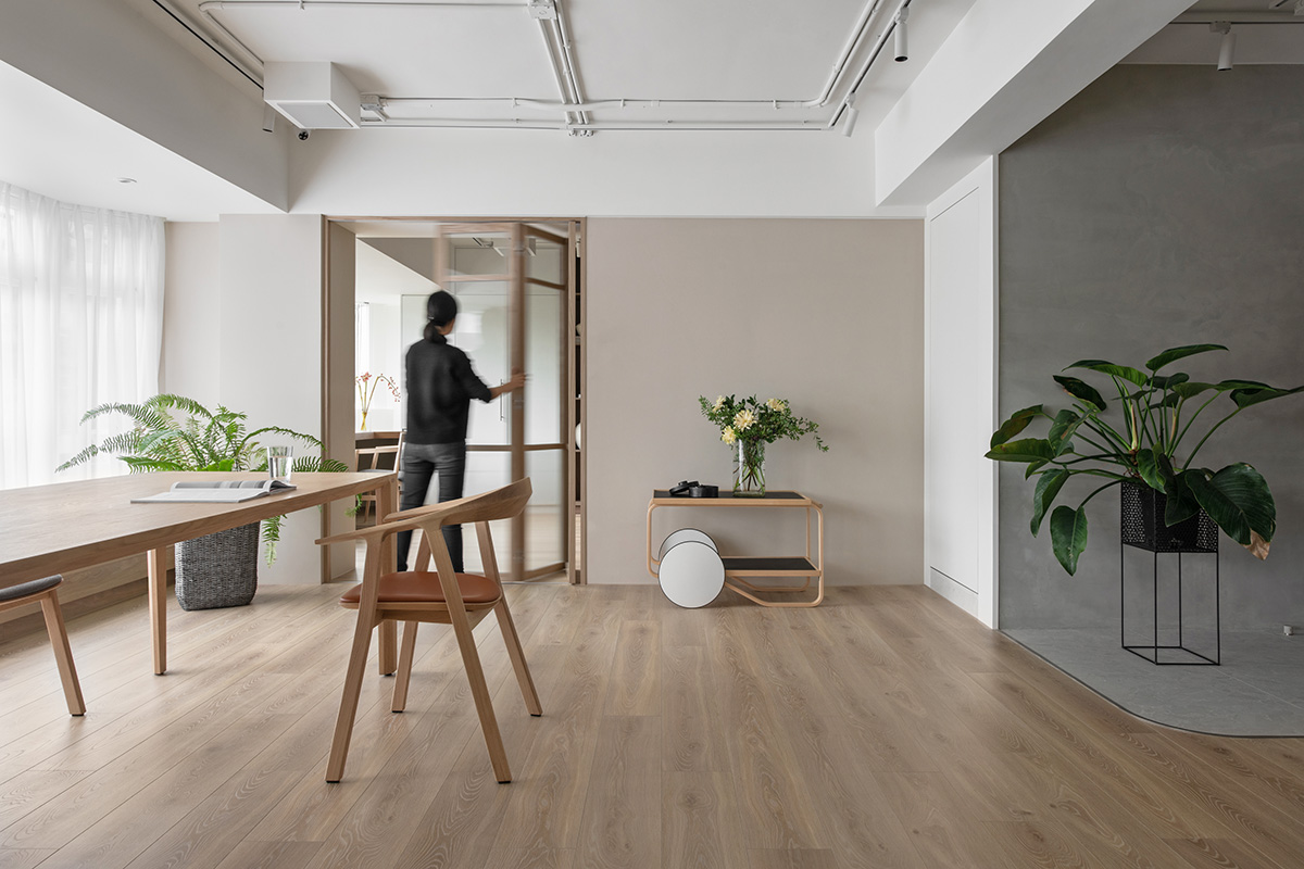 买下82㎡小户型,只为装修成工作室!这对中年夫妻太会玩了