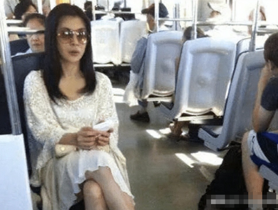 明星|8位移居国外明星现状，有人艰难度日，有人身价千万，有人端盘子