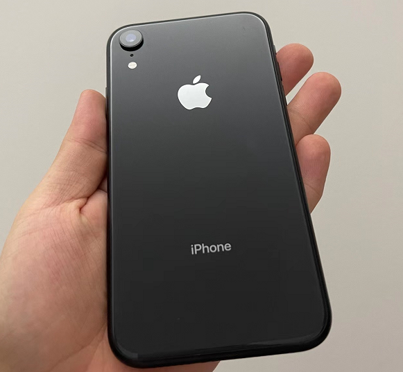 机器|原装iPhoneXR 256GB只要1600元？网友：商家还能赚300元！