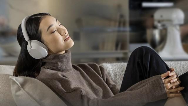 平视显示器|索尼新款旗舰主动降噪耳机WH-1000XM5暴跌 700元