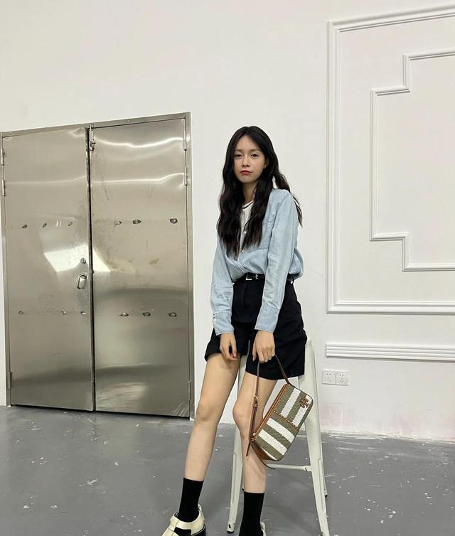 沈梦辰|沈梦辰晒通勤装,背几千元包包,嫁给杜海涛后依然活成少女