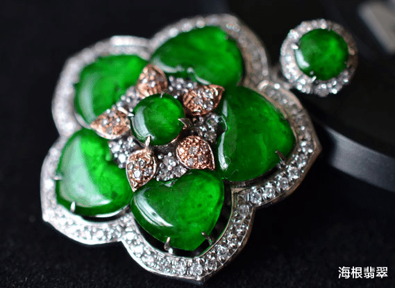 翡翠|张柏芝挑珠宝眼光不一般！肚脐悬挂500万的吊坠？连“薄水”翡翠都被她戴成爆款