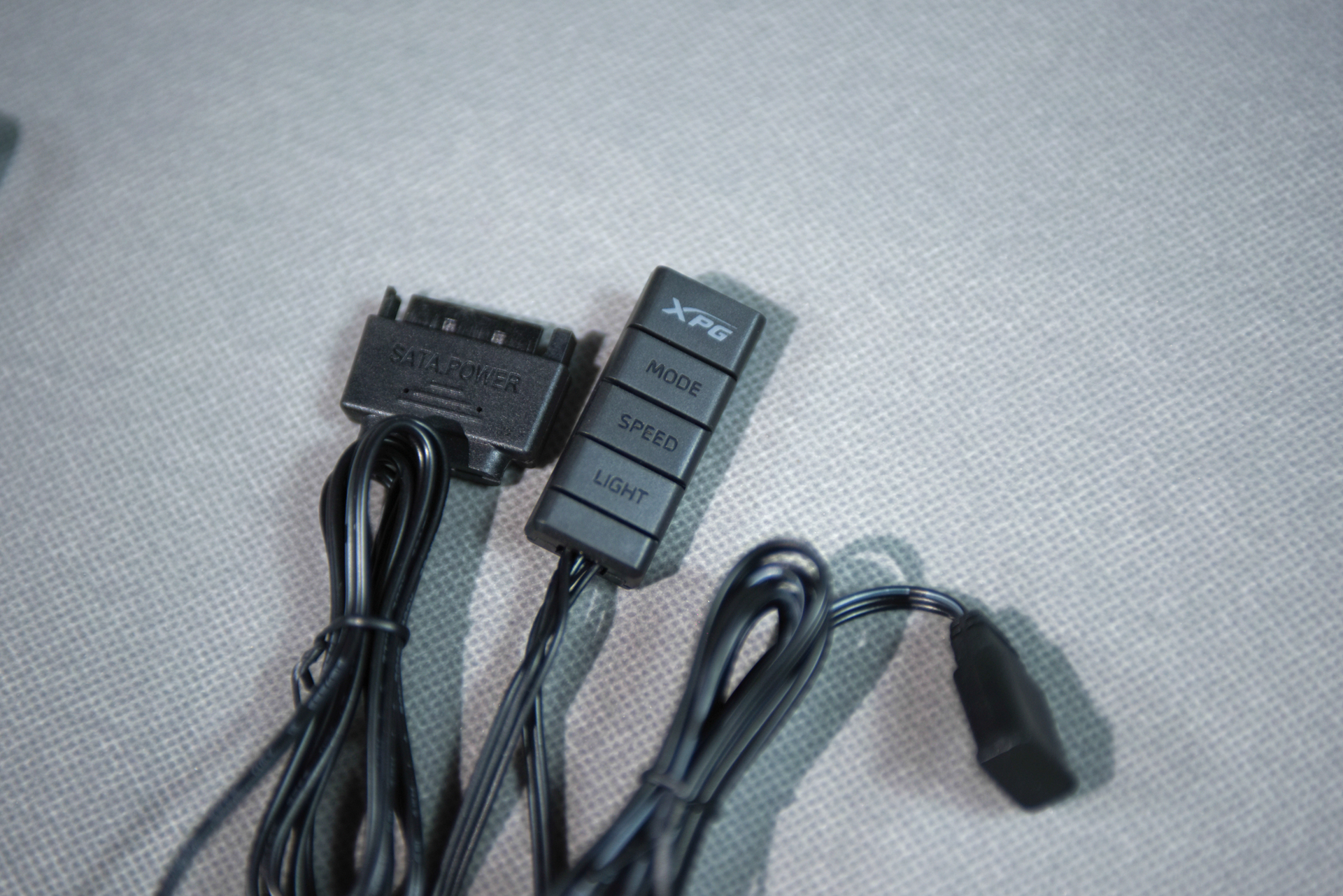 操作系统|老牌厂商的360水冷真好用?镜面镜头+轴承升级,压制12代不费劲