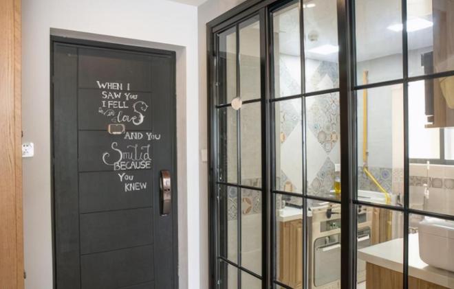 新房装修媳妇坚持主见,客厅墙上打个洞,硬装花费18W,效果绝了