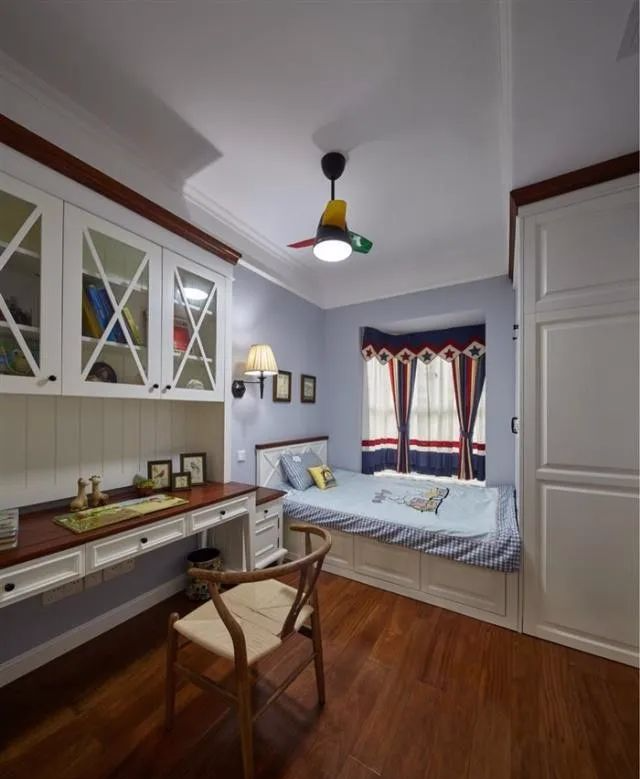 一开始婆婆想插手装修，没敢答应她，后来自己靠网购搞定美式小窝