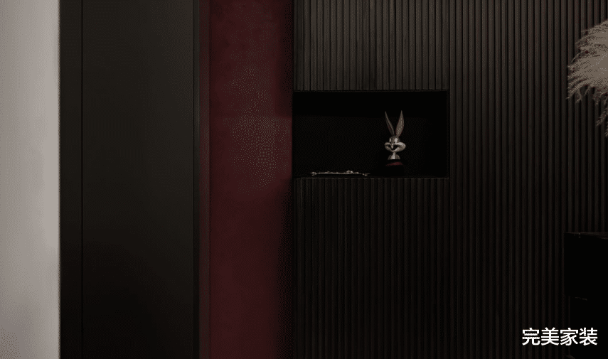 偏爱暗红色的一人居，享受这深不见五指的神秘感，真的好独特！