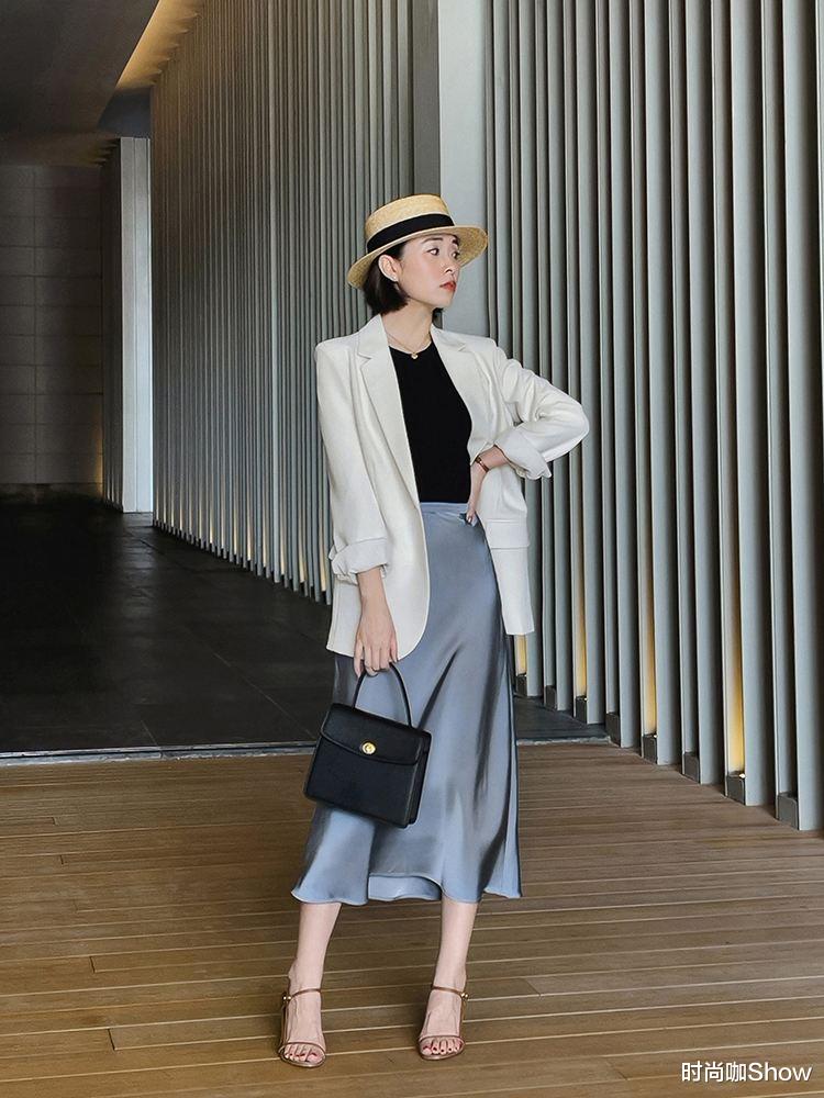 穿衣搭配|气质优雅的女人，春夏都会穿西装，这样搭干练又高级