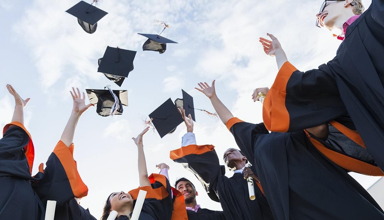 爱尔兰|北大教授坦言:未来10年,这三大行业或将会被取缔