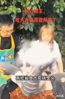 凡尔赛|她终于被封杀了：她的作品画风诡异又令人作呕，却坐拥百万粉丝