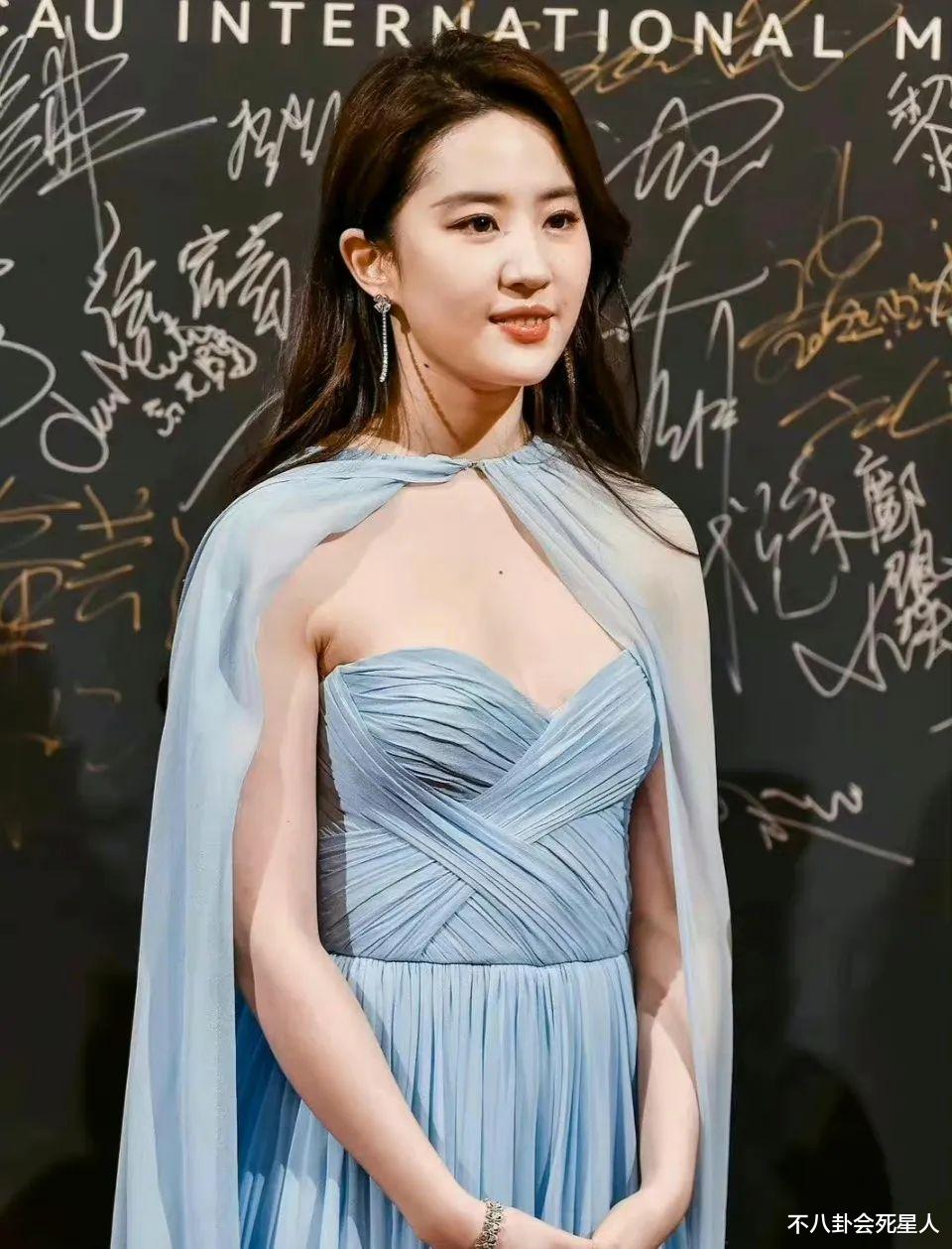 修图|女明星的肚子有多爱p?大肚腩秒变水蛇腰,连刘亦菲也是“照骗”