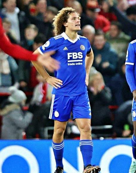 英超神剧情！利物浦2-1逆转，继续逼近前4，对手连送乌龙太奇葩