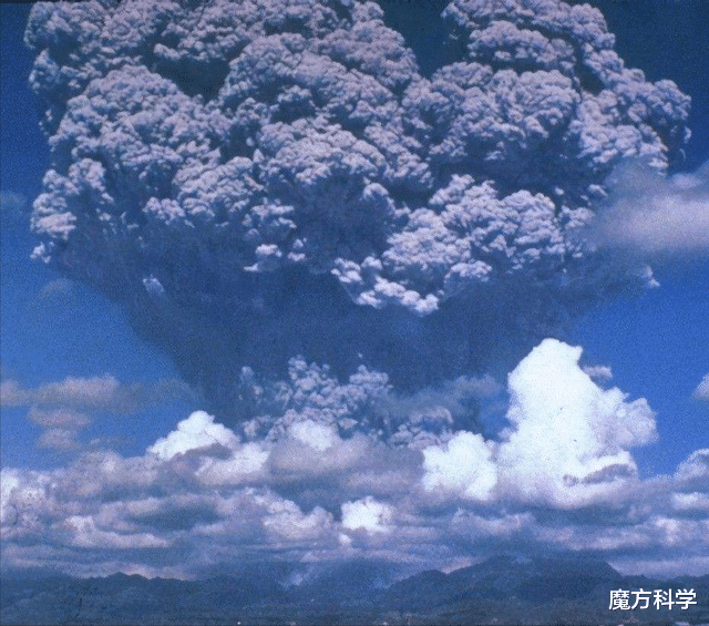 地球在自救?世界最大活火山突然喷发!究竟有何影响、危害有多大