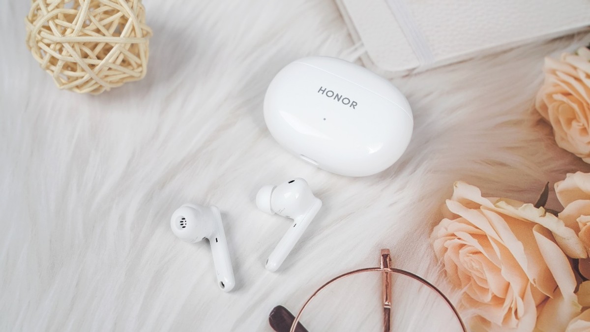 华为荣耀|32小时长续航+10mm大尺寸单元,荣耀Earbuds 3i上手体验