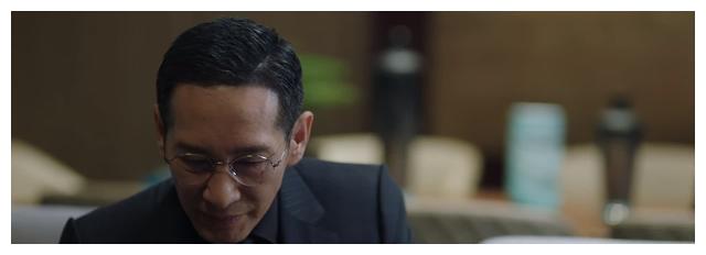 小姐姐|《不期而至》除了真假高峻外，阮真真身边最可疑的人是老严