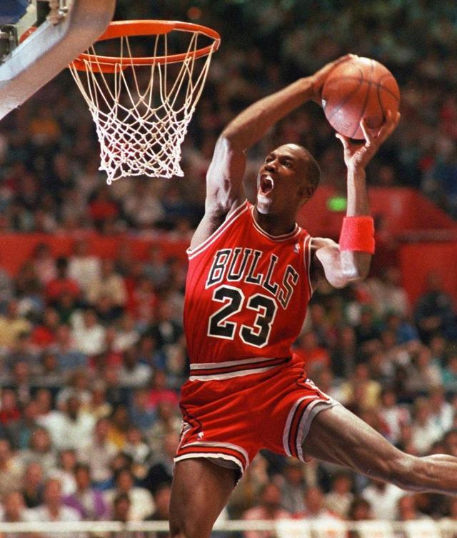 迈克尔·乔丹|激烈争吵:帕金斯和美国杨毅讨论詹姆斯和乔丹职业生涯谁难度更大