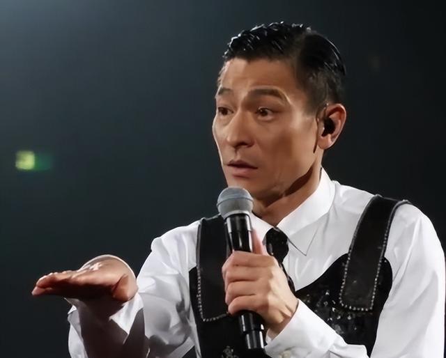 刘德华|粉丝一封信刘德华就把演唱会开到三线城市!吴君如:太能保持得住
