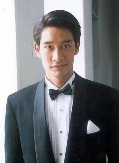 pong|泰国男星pong自曝曾与中国女星谈恋爱！网友猜测是毛林林