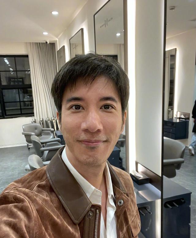 李靓蕾|李靓蕾录屏回应BY2,并曝料王力宏带人要拆监控,称自己不会自杀