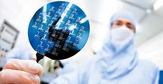 百度|美国再出“狠招”！520亿美元芯片法案获初步通过，意味着什么？