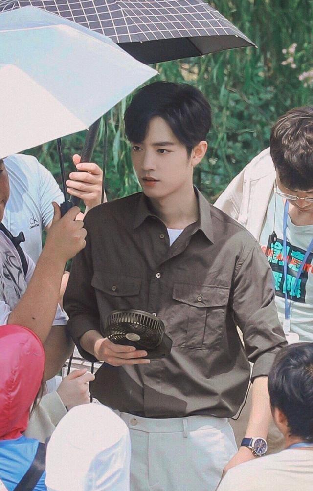 肖战|肖战北京飞海南拍戏,最新近况来袭!又有新代言了