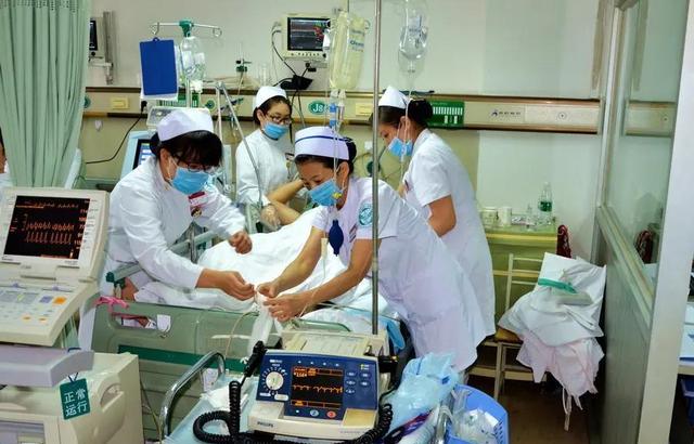 纪实:女孩喝农药,抢救无效去世,家属到医院闹事,逼副院长跳楼