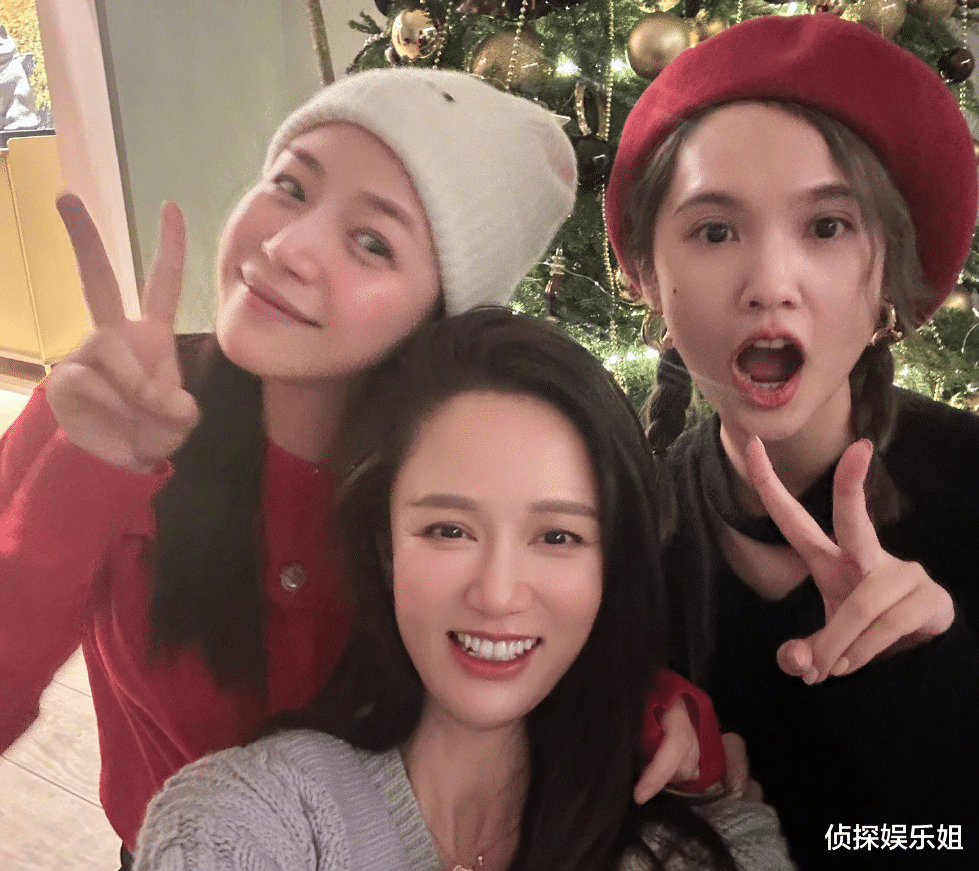杨丞琳|陈妍希陈乔恩杨丞琳周笔畅聚会，笔笔素颜抢镜，乔恩状态惊艳