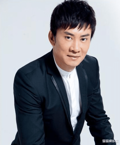 春晚|军旅歌手江涛:穷小子嫁富家女,爆红后不变心,始终把妻子当成宝