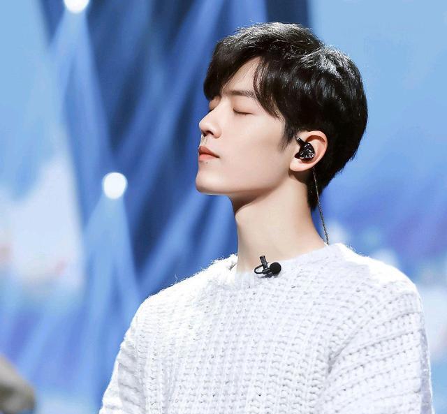 肖战|肖战官方发布招新公告,粉丝直言“气氛组”到位,自己并没才华