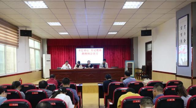 三名教师群殴初二学生，老师成千夫所指，但哪有无缘无故的恨呢？