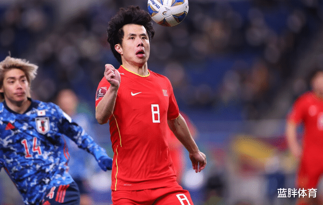 李霄鹏|李霄鹏下狠手了！中越之战果断拿下两大爱将首发，结果被击溃