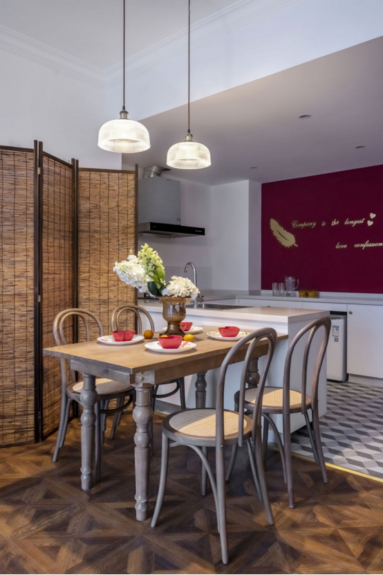 重庆90后创意业主库房改民宿,60㎡空间多彩又缤纷,看完超想住!