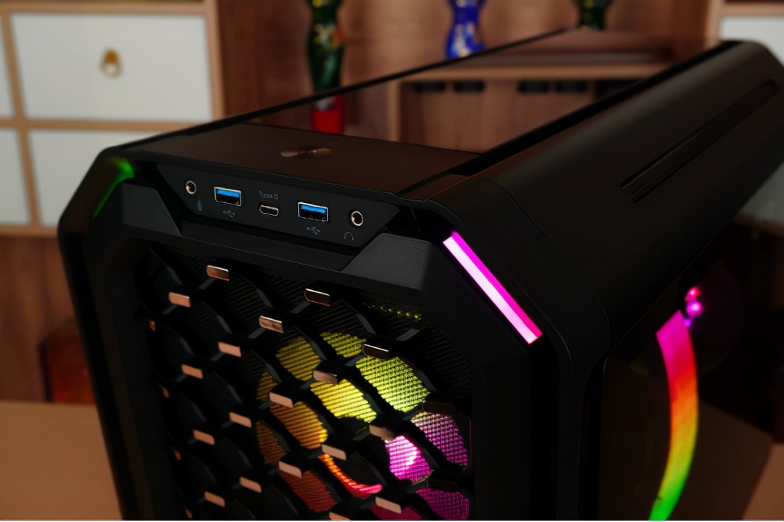 機箱|年終獎我幫各位想好去處了，快進來，我這里有好康的