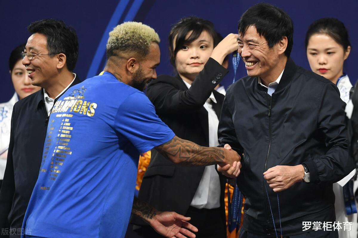 迪恩|特谢拉为何无缘国足？名记点出幕后罪魁祸首，球迷直言真没想到！