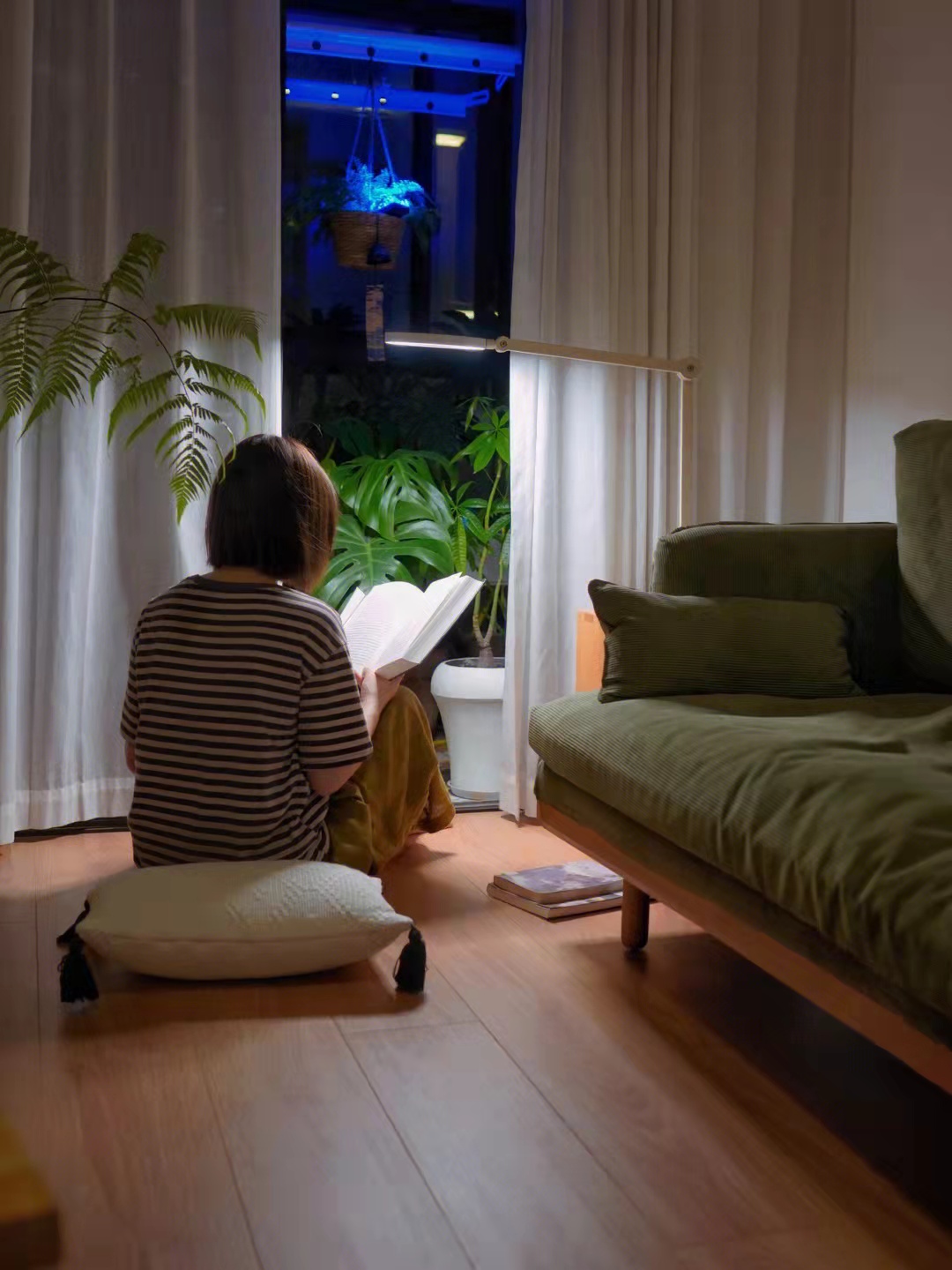 32岁独居女孩的原木风小家,过不被定义的生活,不结婚也很快乐