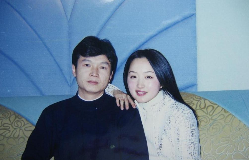 家族荣耀|甜歌天后爱上走私大亨，他出狱后娶妻生子，杨钰莹却至今未婚