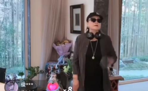 汪小菲|汪小菲决定去台北接回孩子,一个人不敢去,邀请战兰团队一起壮胆