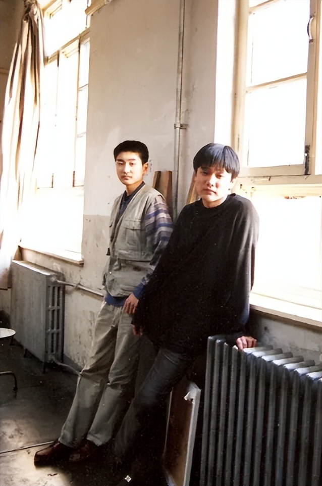 肖央|肖央一家三口享亲子采摘,爱女扎羊角辫太可爱,博士太太真容曝光